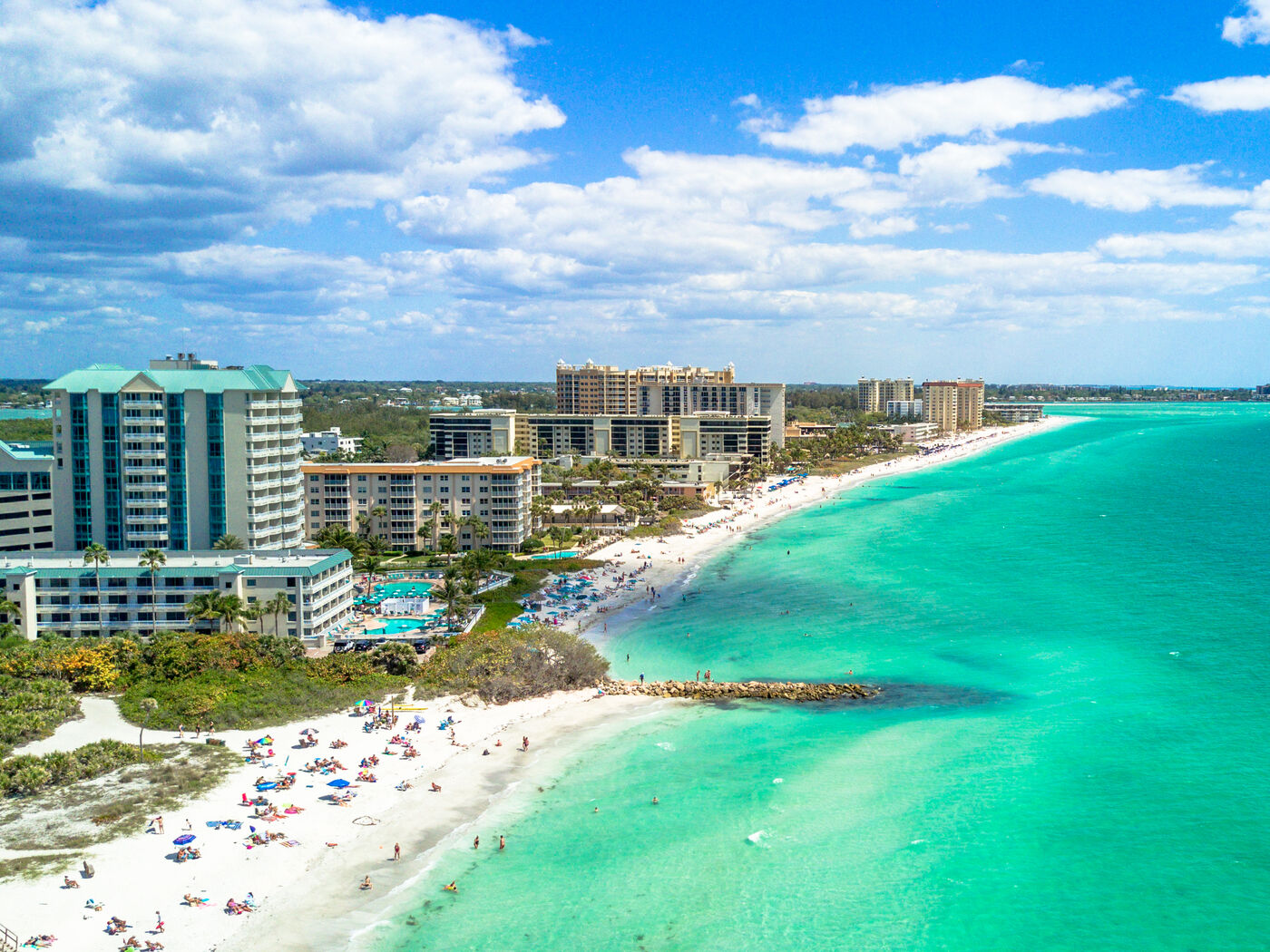 Turquoise water and white sand on the Sarasota coast