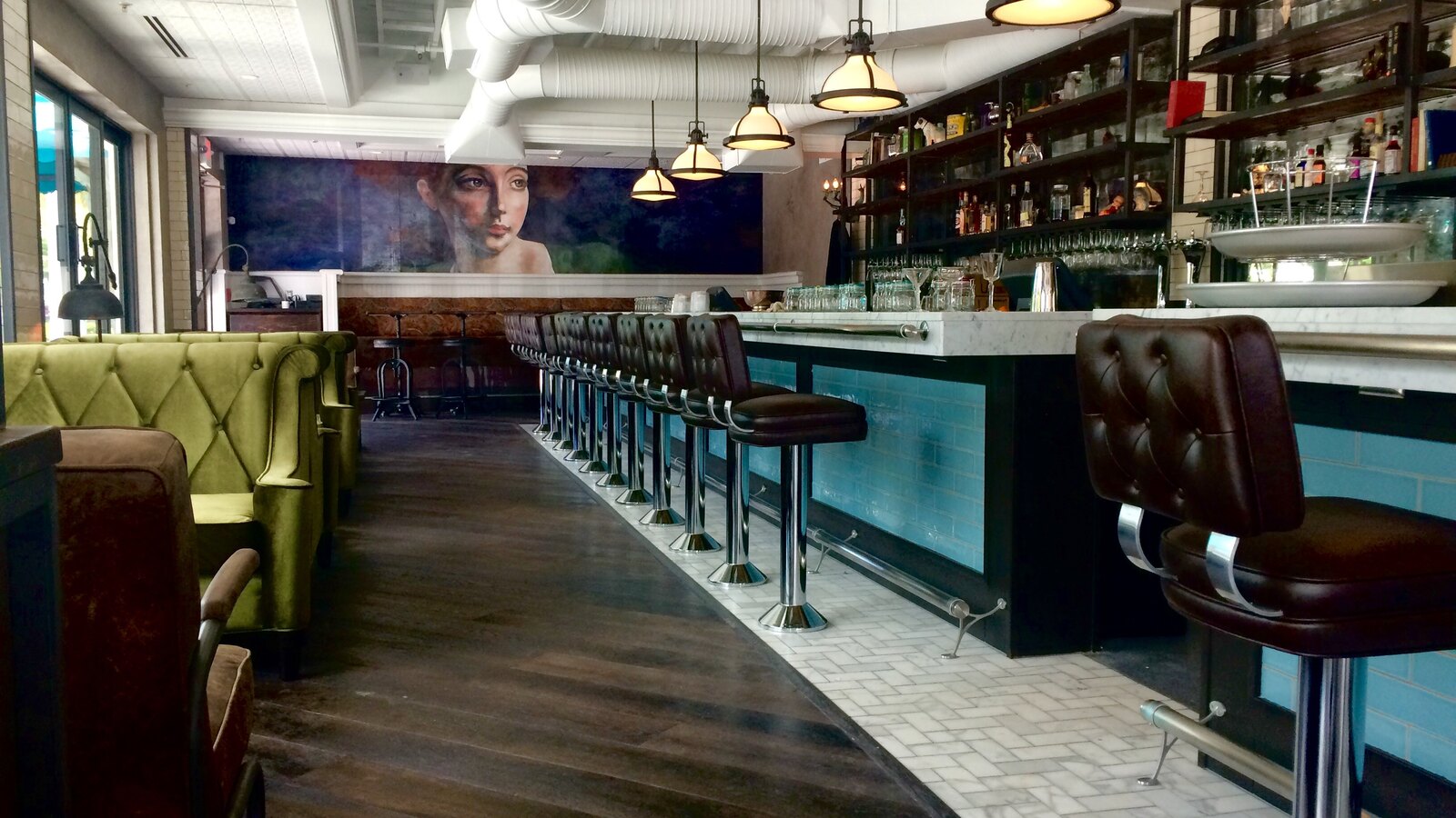 Inside Veronica Fish &amp; Oyster